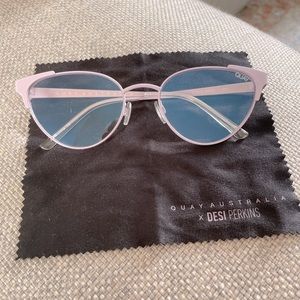 Quay Blue Light Glasses -song bird, lavender. Like new!